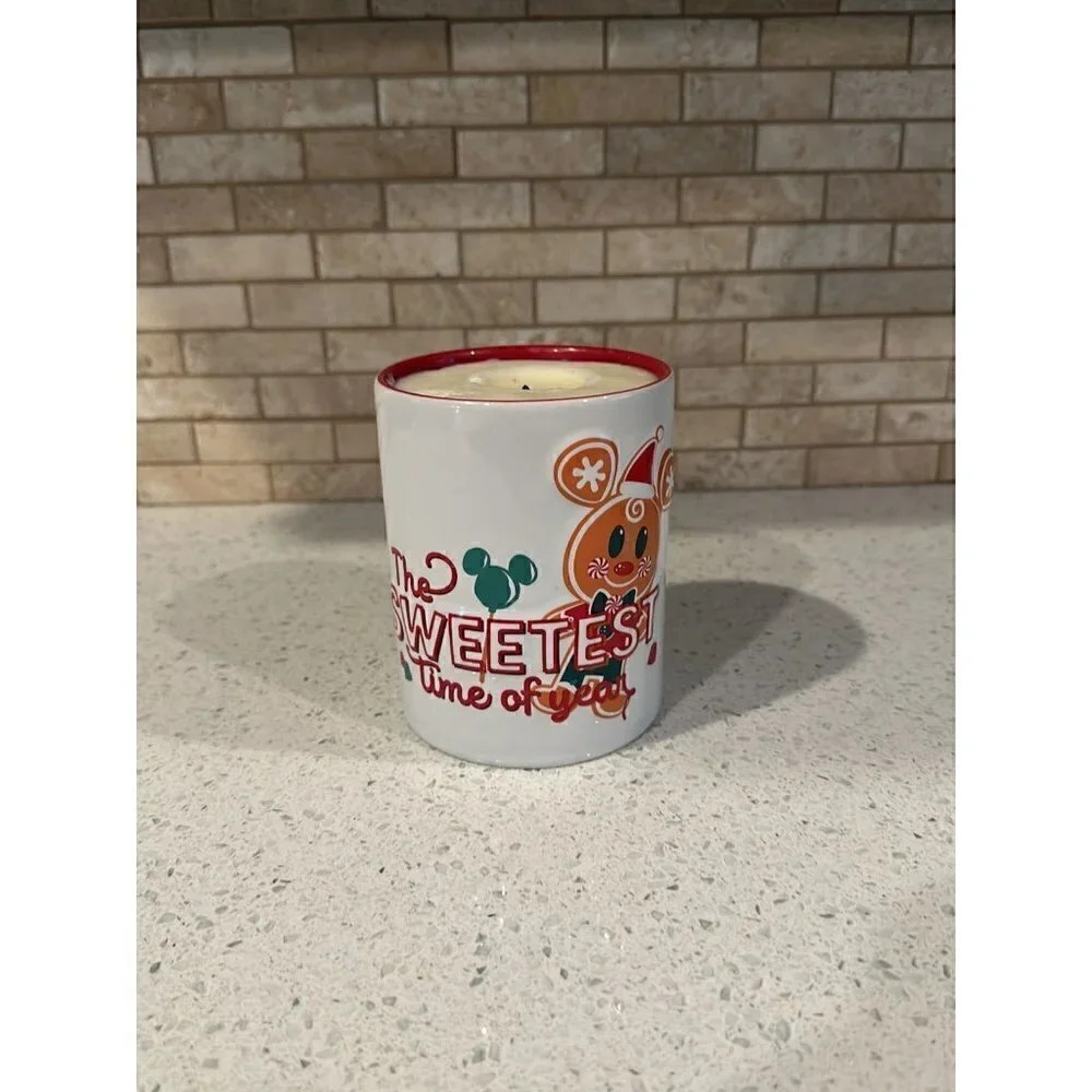 Disney Parks Gingerbread Scented‎ Holiday Candle